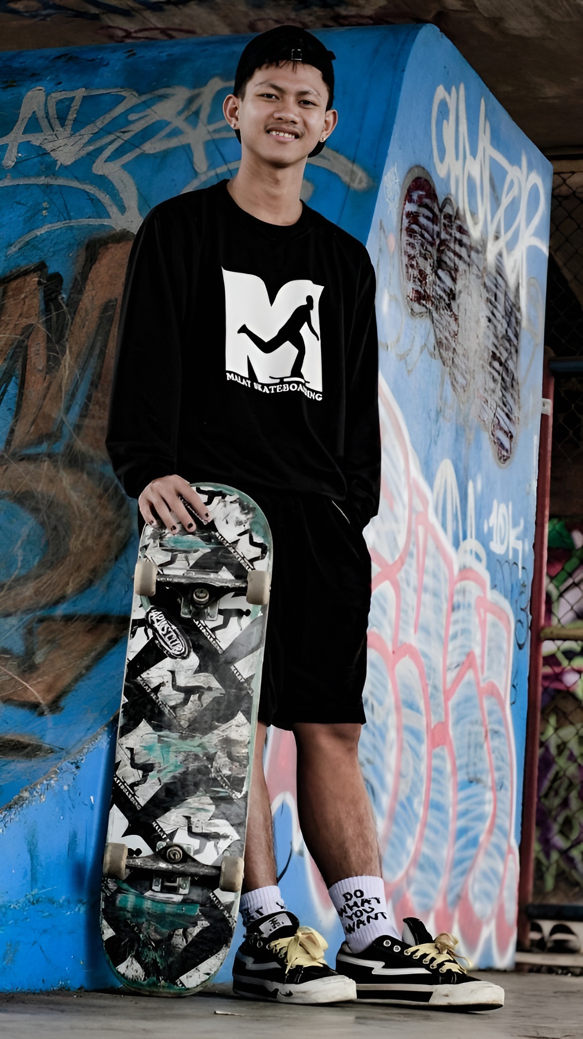 Model Clothing T Shirt